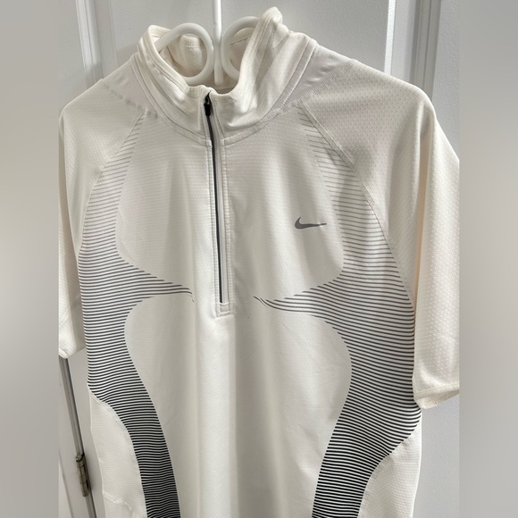 Nike Fit Dri Nike+ Mens White Short Sleeve Workout Shirt - Size L - Picture 3 of 10